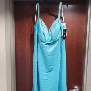 Faviana 9148 Size 20W